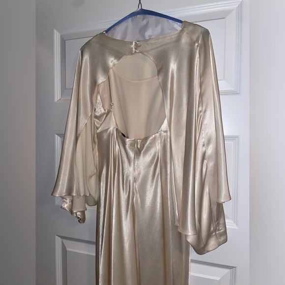 Shona Joy LA LUNE OPEN BACK CURVED SLEEVE MAXI DRESS - CREAM - WORN ONE TIME - Picture 2 of 3